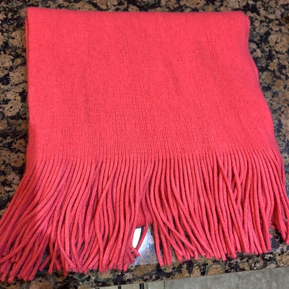 Accessories - ⚜️ salmon scarf GUC